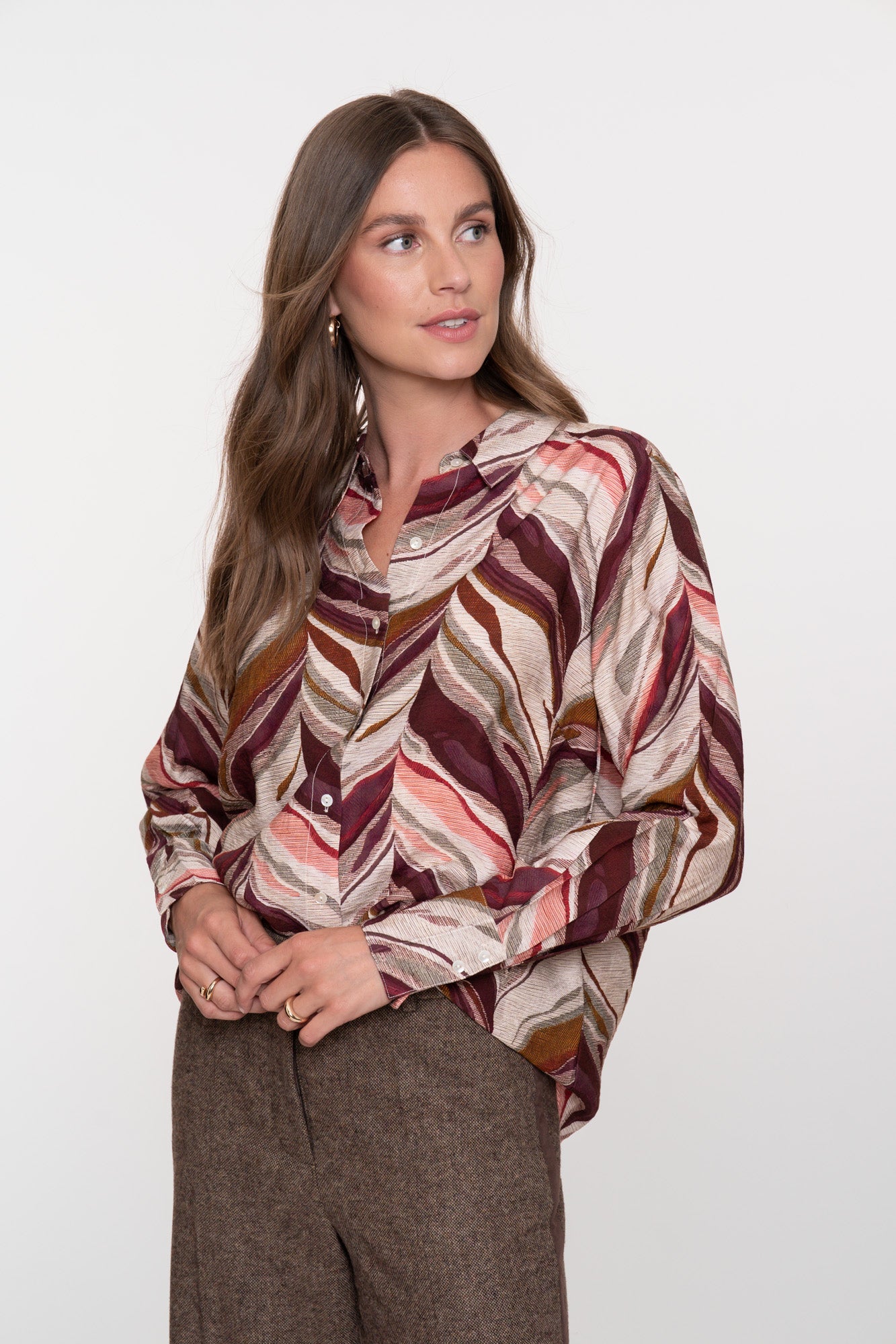 Geisha dames blouse met grafische waveprint