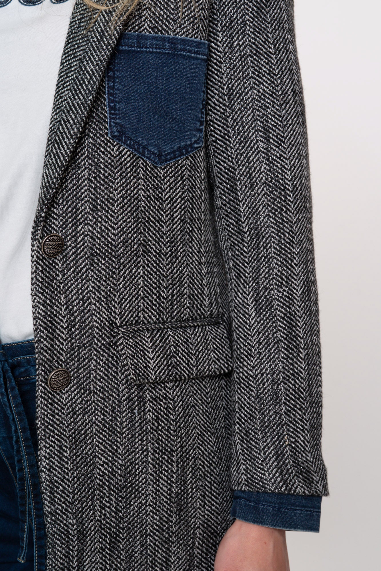 Geisha dames lange blazer met visgraatprint en denim accenten