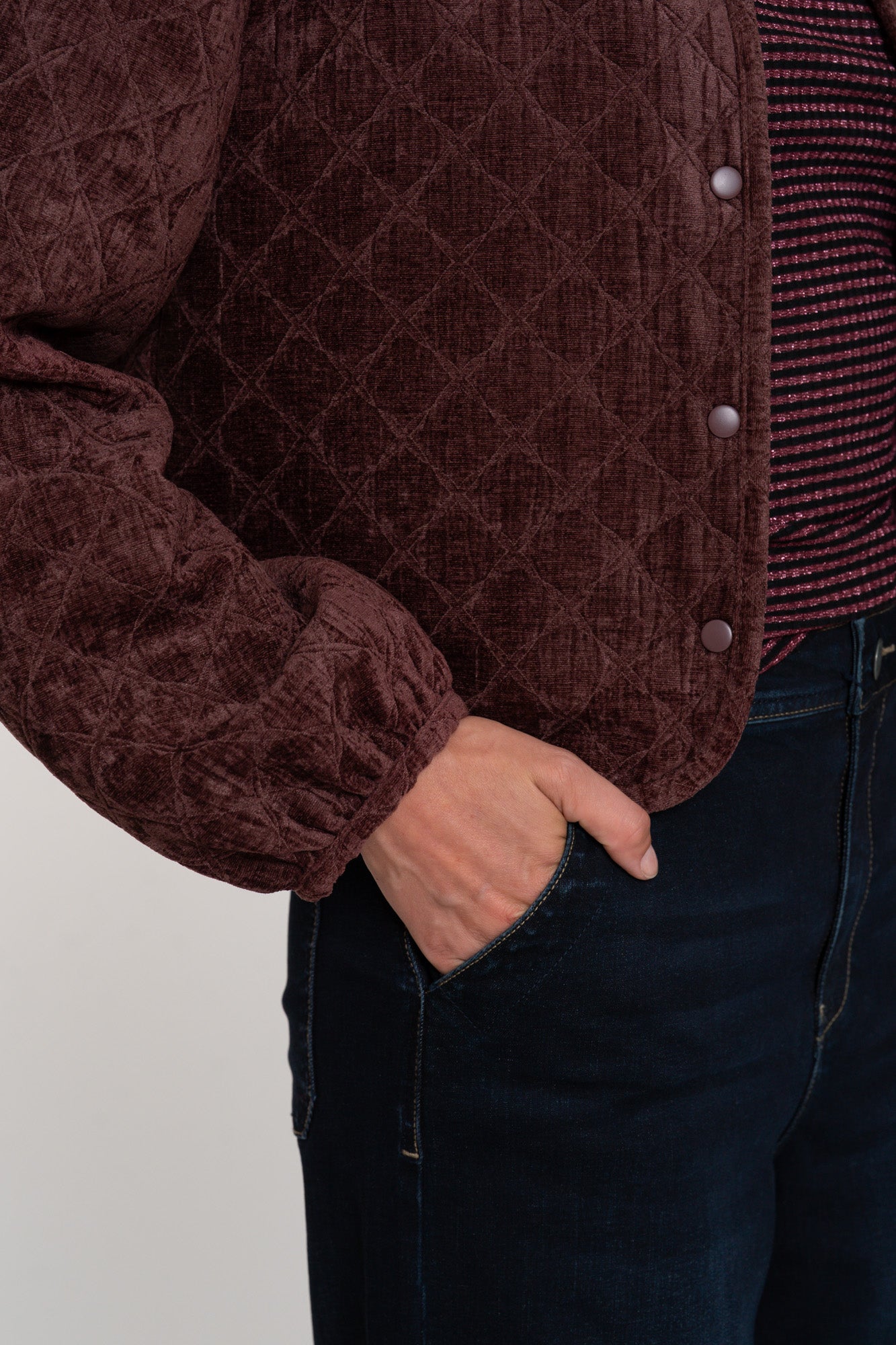 Geisha dames velvet quilted jacket in burgundy