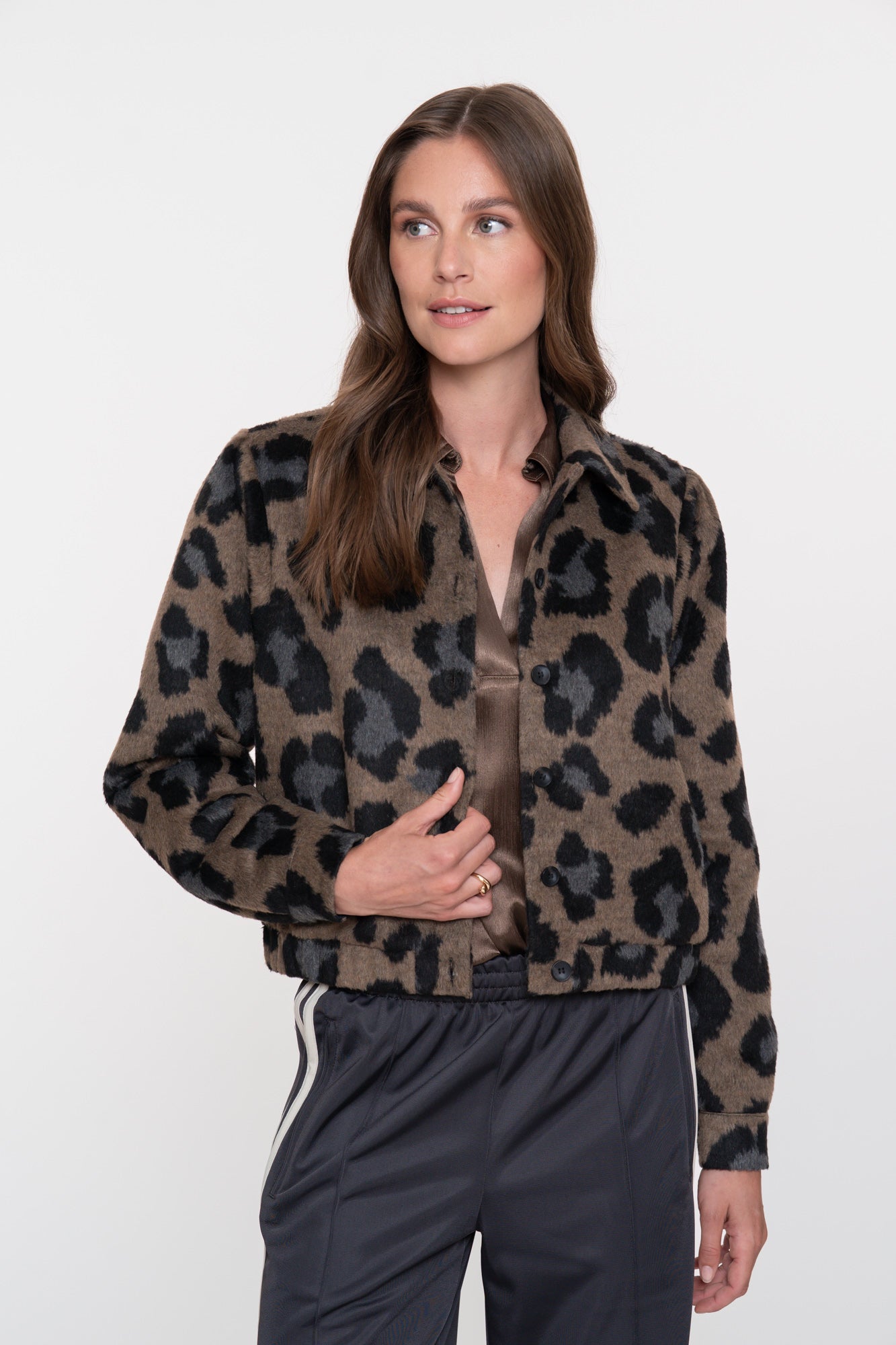 Geisha dames kort jasje met animal print en klassieke kraag