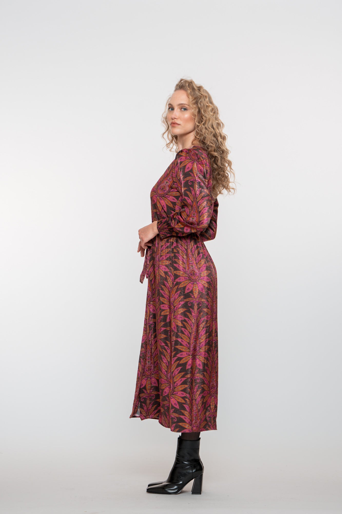 Geisha dames maxi jurk met paisleyprint met ceintuur