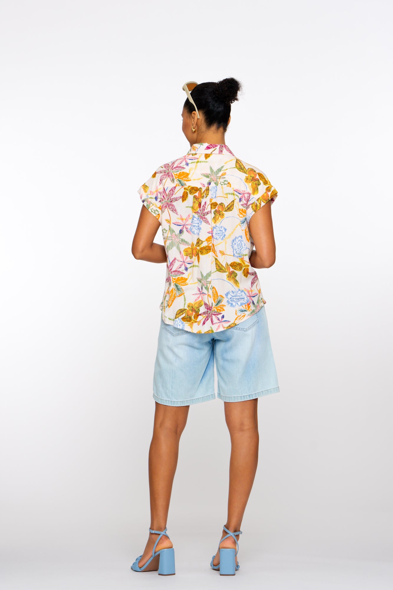 Geisha Fashion dames bleached denim short