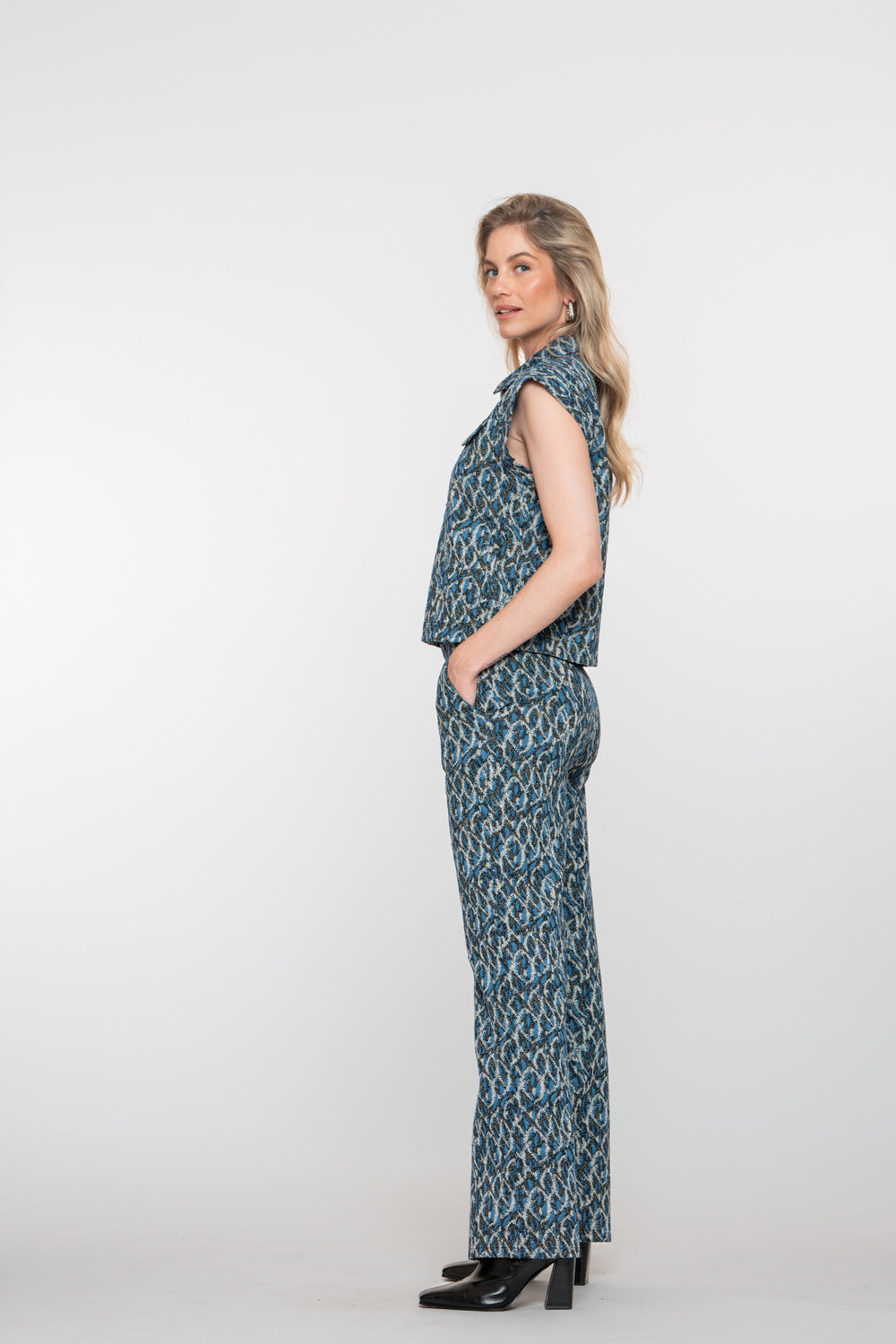 Geisha dames broek met sierlijke print en lurex