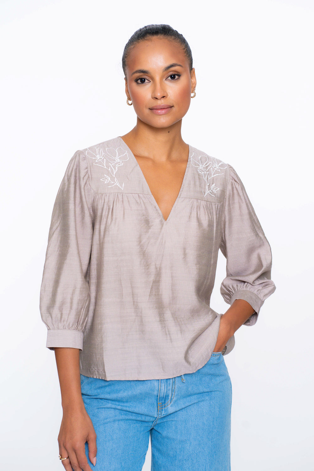 Geisha Fashion dames top met 7/8 mouwen en geborduurde bloemen