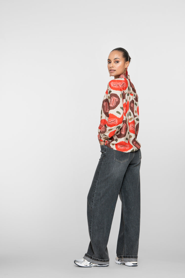 Geisha dames blouse met kleurrijke print