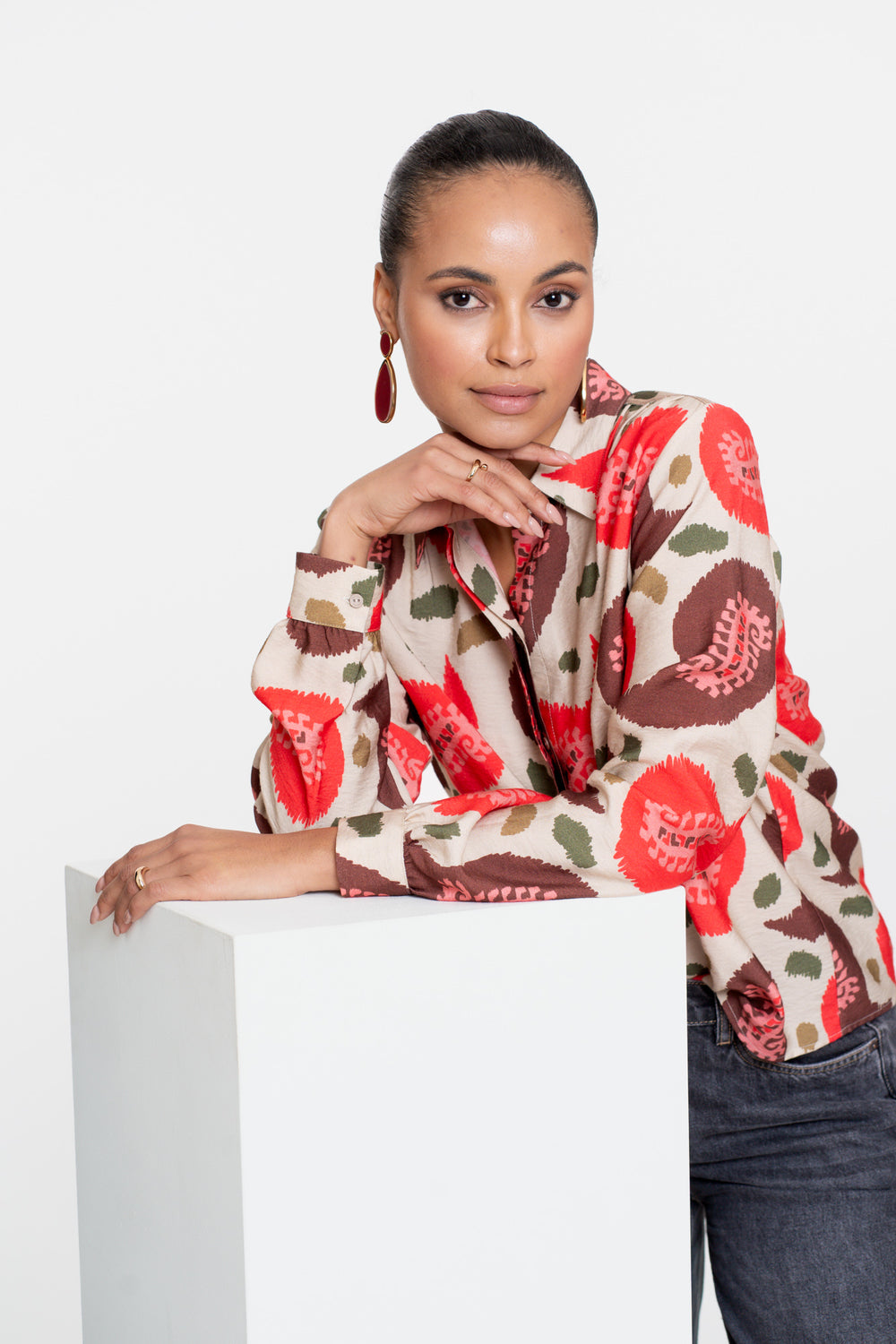 Geisha dames blouse met kleurrijke print