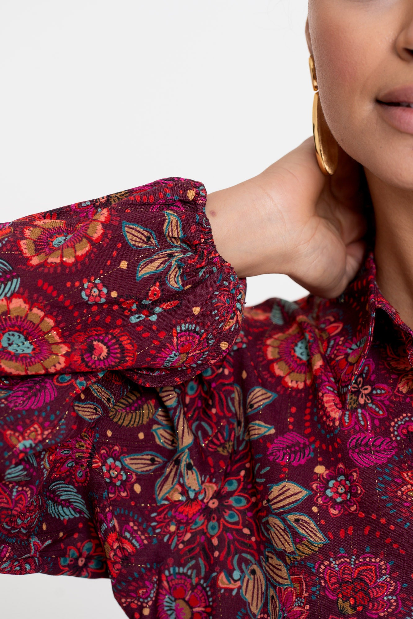 Geisha dames blouse met sierlijke gekleurde print