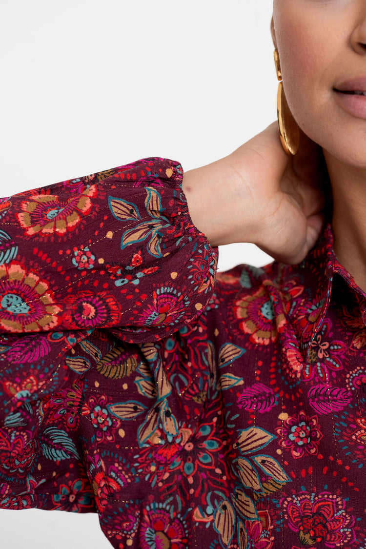 Geisha dames blouse met sierlijke gekleurde print