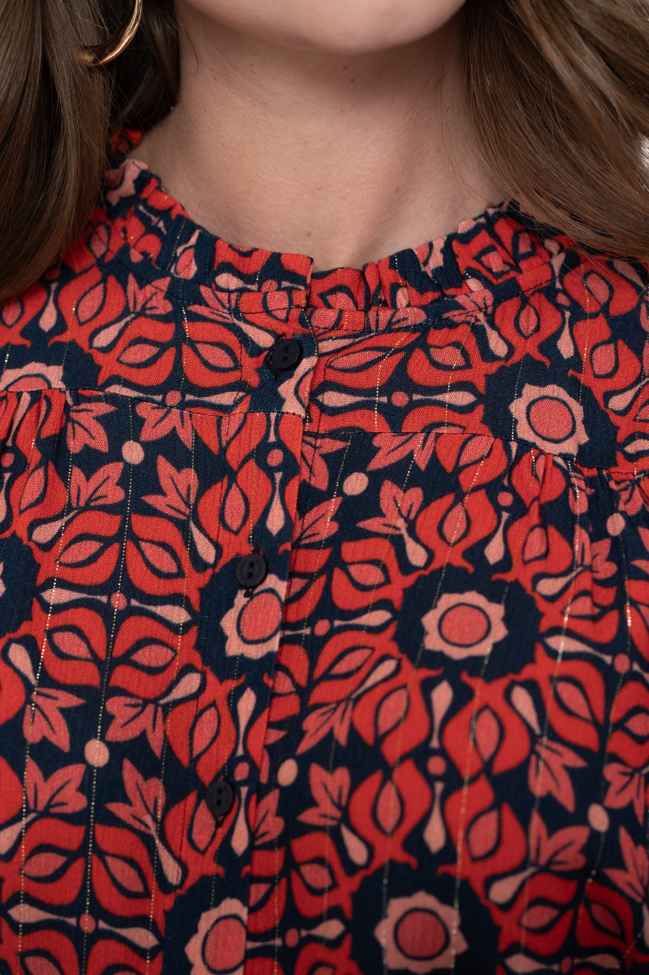 Geisha dames blouse V-hals en ruffle kraag