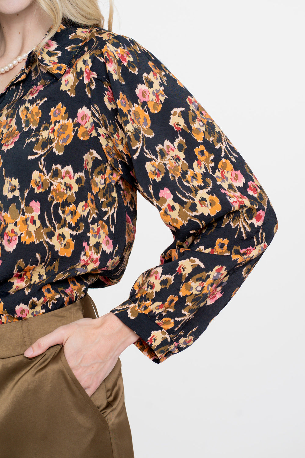 Geisha dames blouse met arty bloemenprint