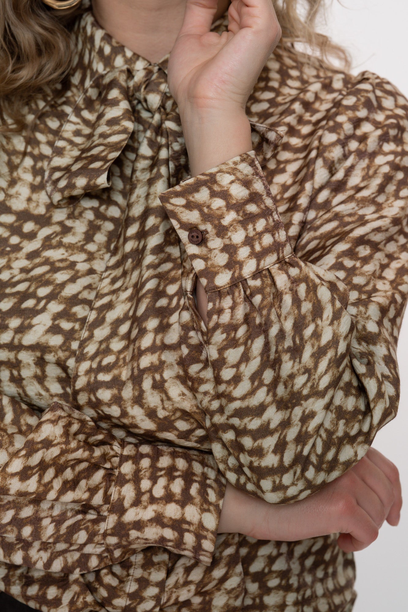 Geisha dames abstracte swirl print blouse met strik