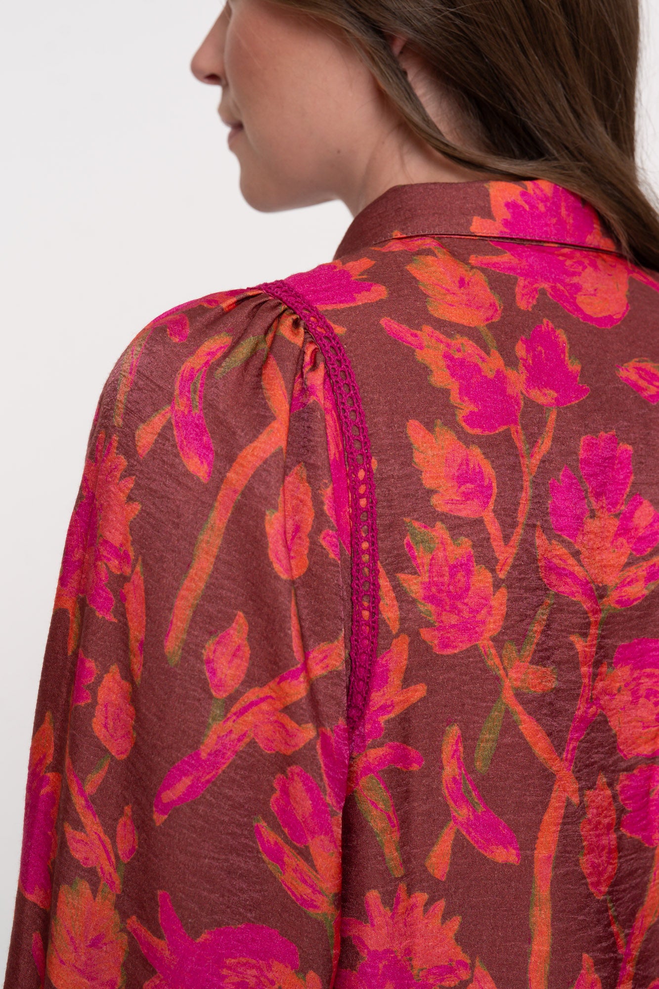 Geisha dames abstracte swirl print blouse met strik