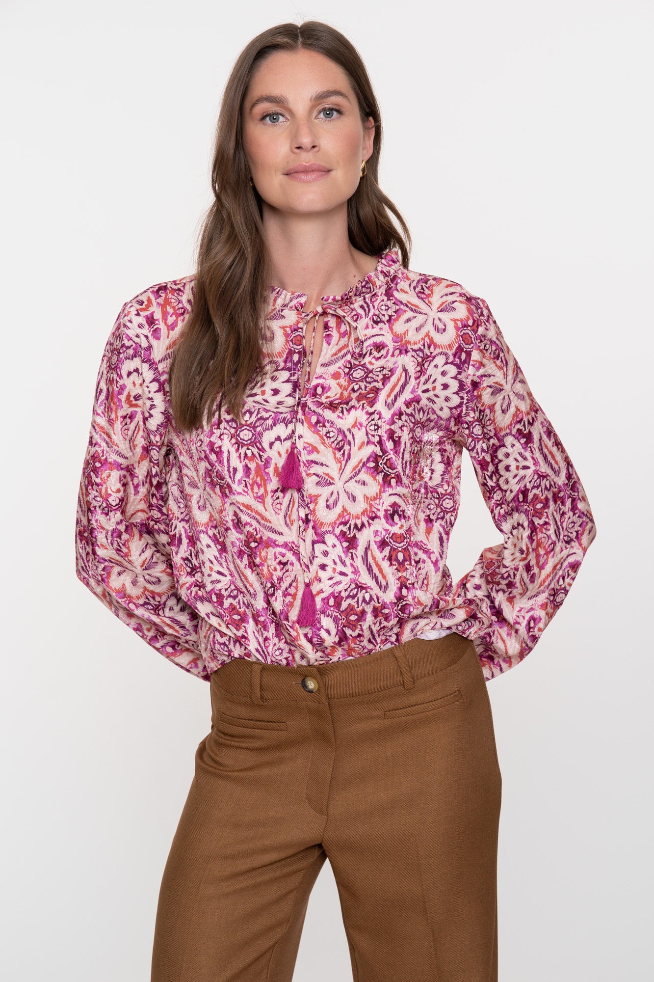 Geisha dames blouse met Paisley bloemmotief en ruches