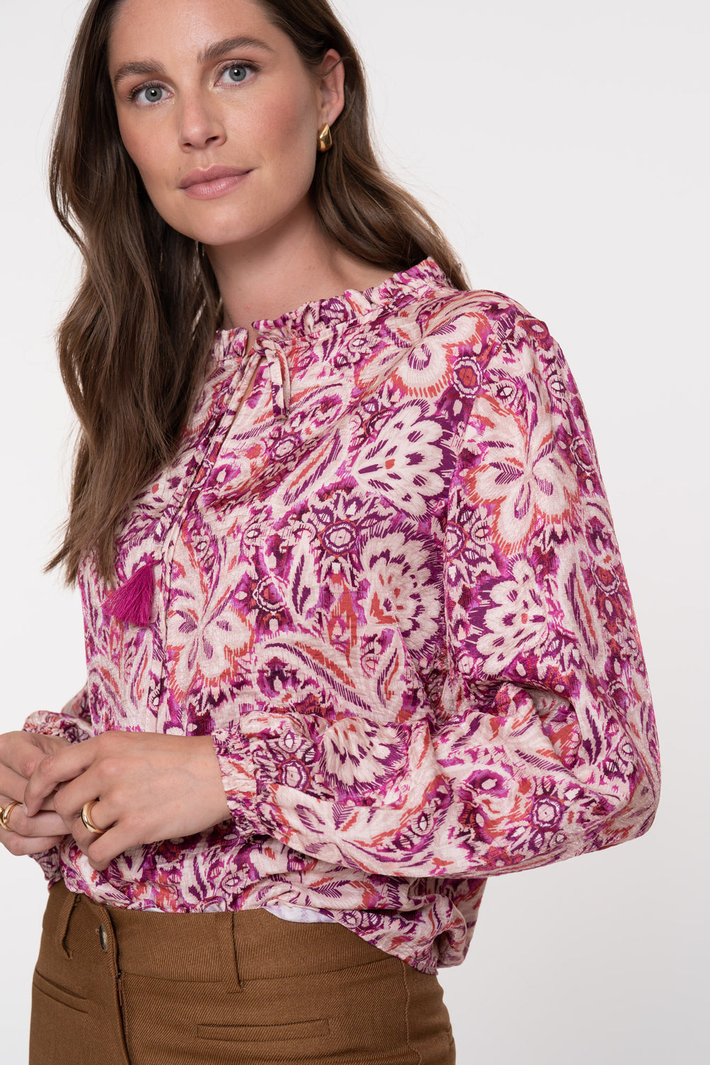 Geisha dames blouse met Paisley bloemmotief en ruches