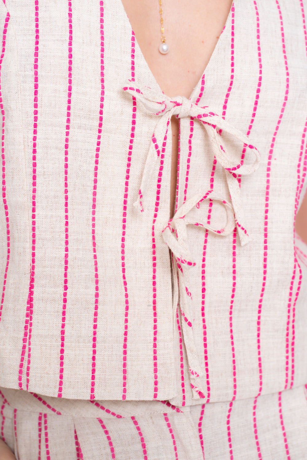 Geisha dames gilet met streep dessin en strikdetail
