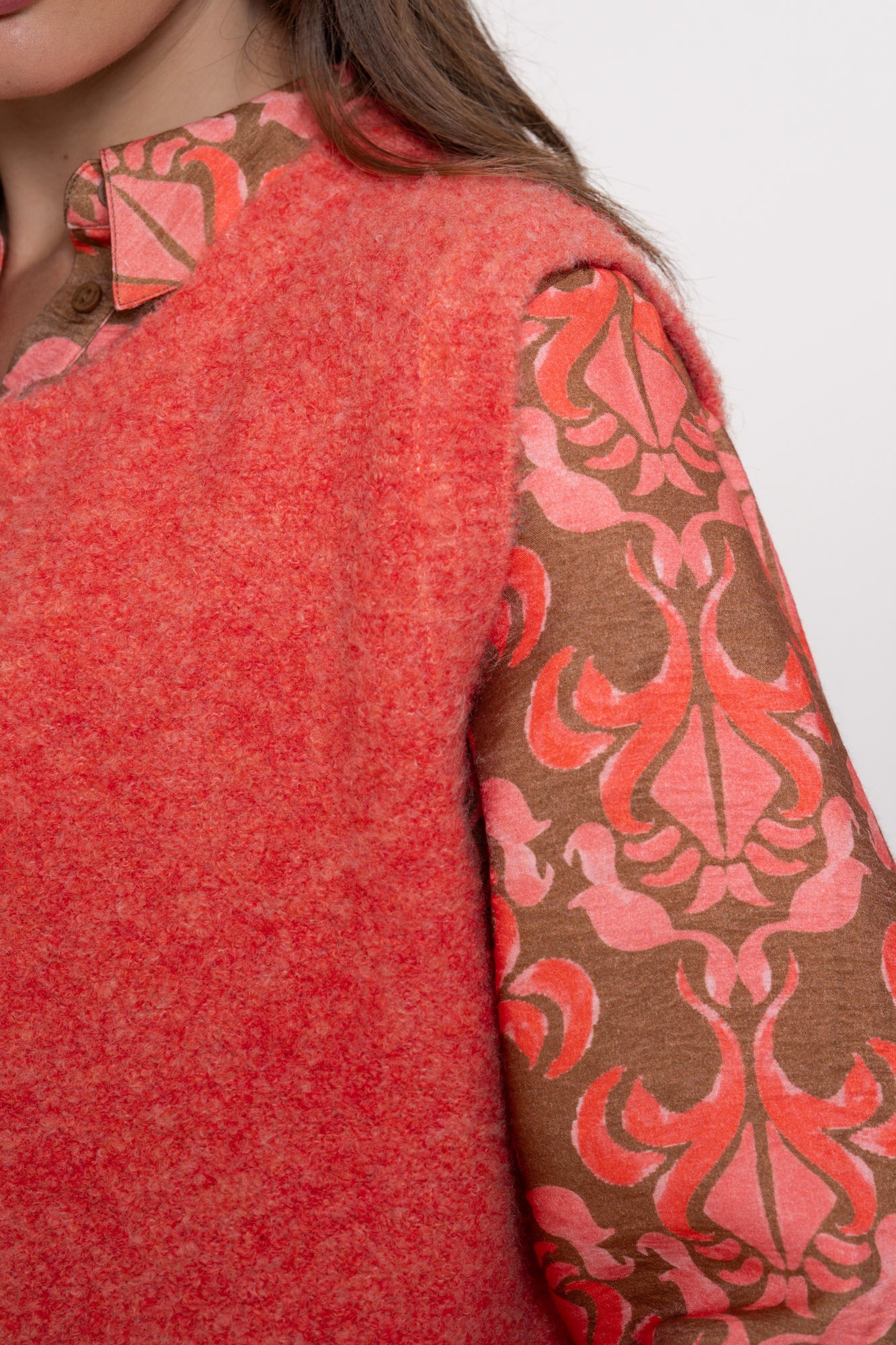 Geisha dames boucle gilet met opvallende knopen