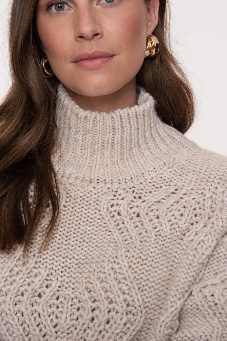 Geisha dames trui met kabelpatroon en colkraag