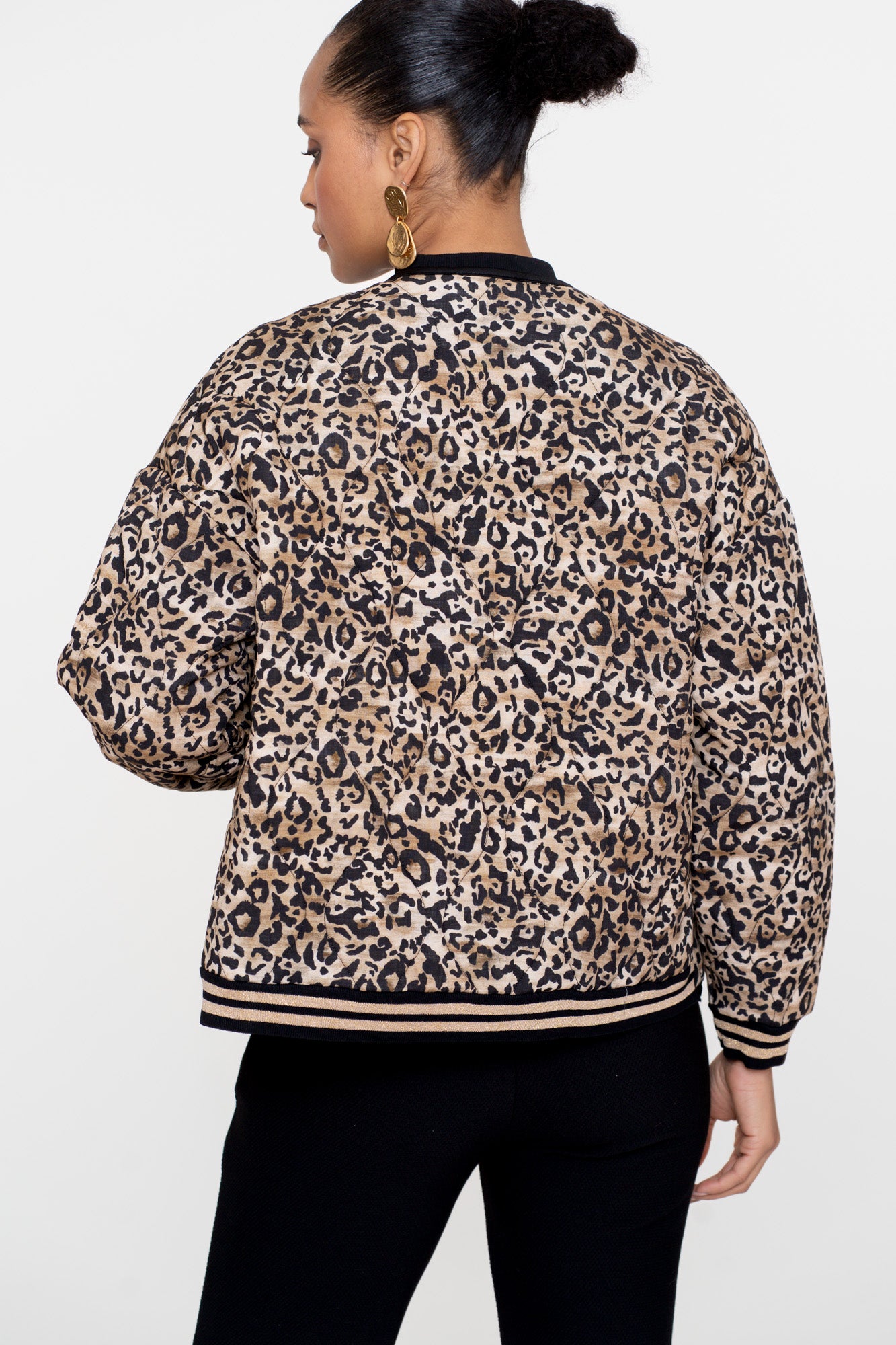 Geisha dames kort step jasje met leopard print