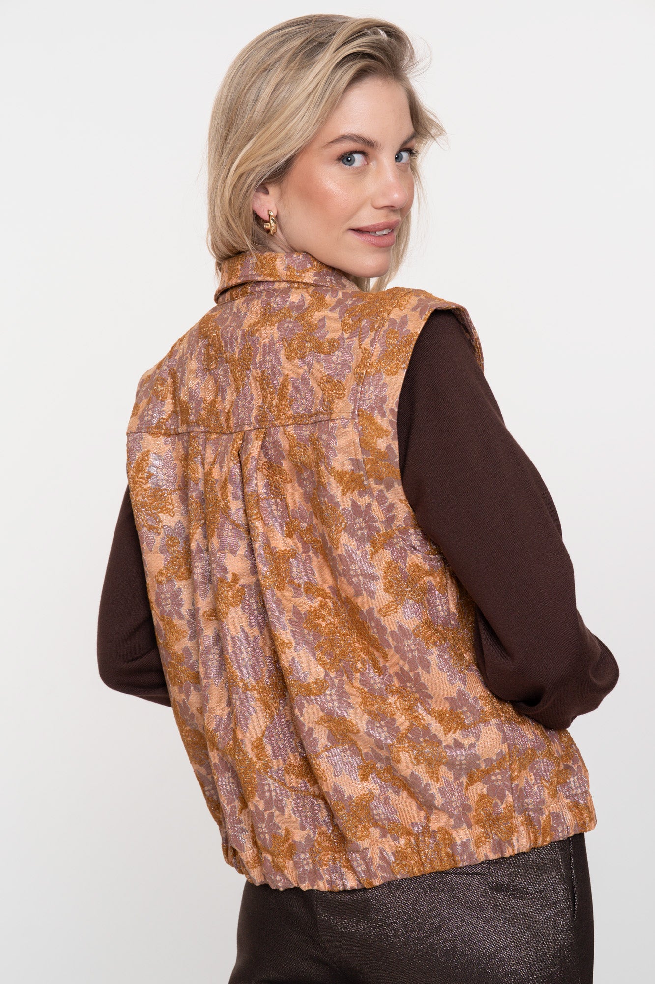 Geisha dames gilet met jacquard structuur en bloemen dessin