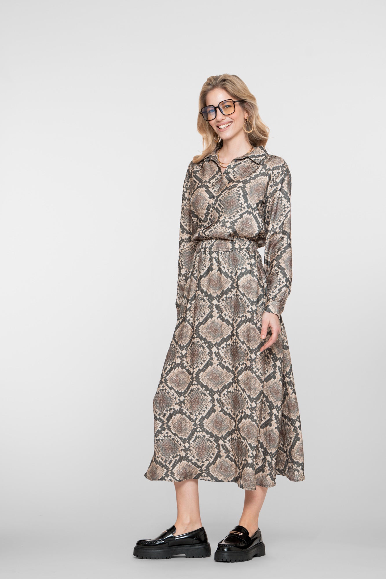 Geisha dames maxi-rok met slangenprint