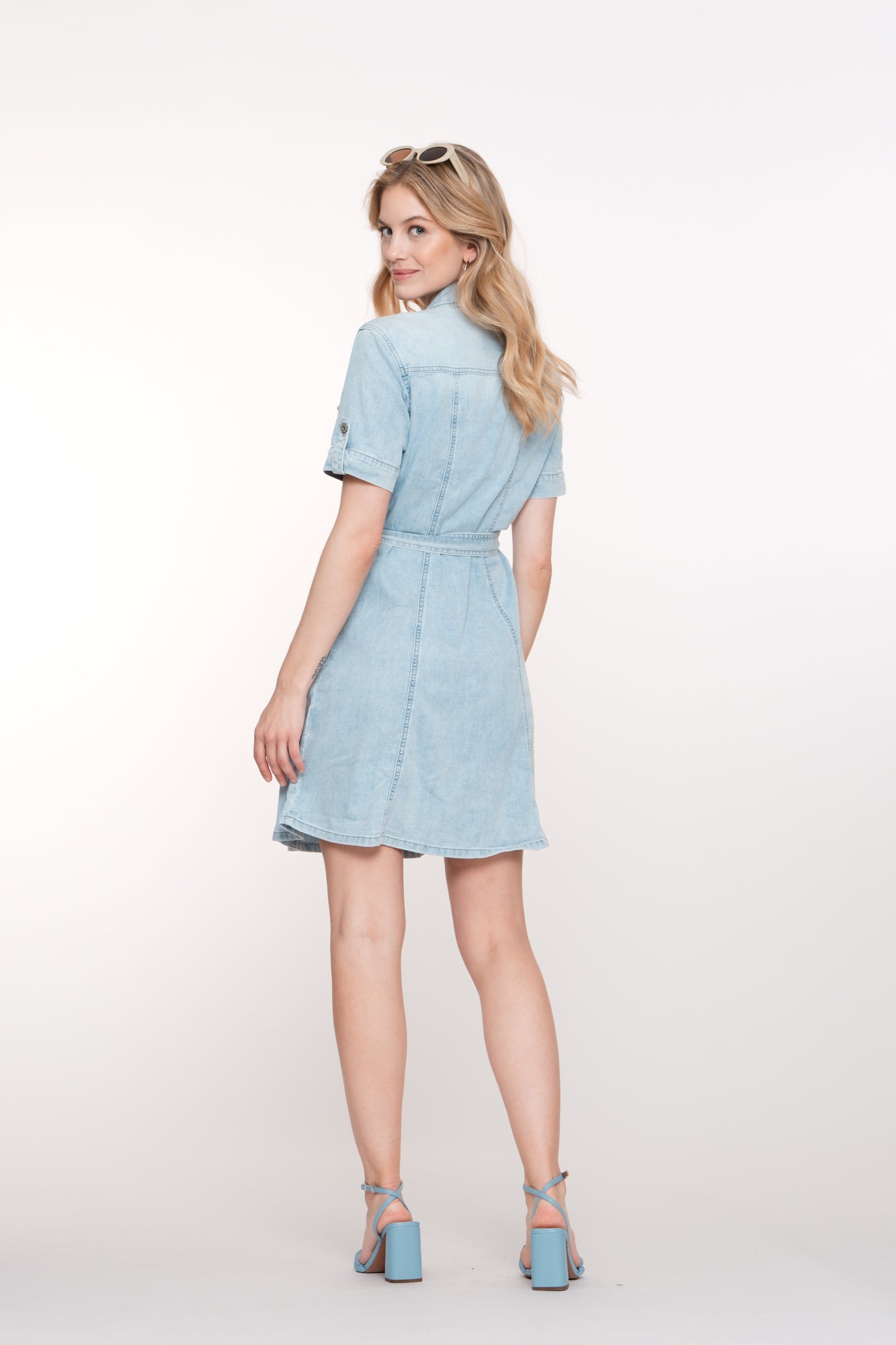 Geisha dames mini denim jurk met strikdetail