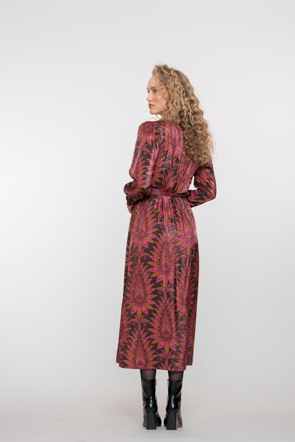 Geisha dames maxi jurk met paisleyprint met ceintuur
