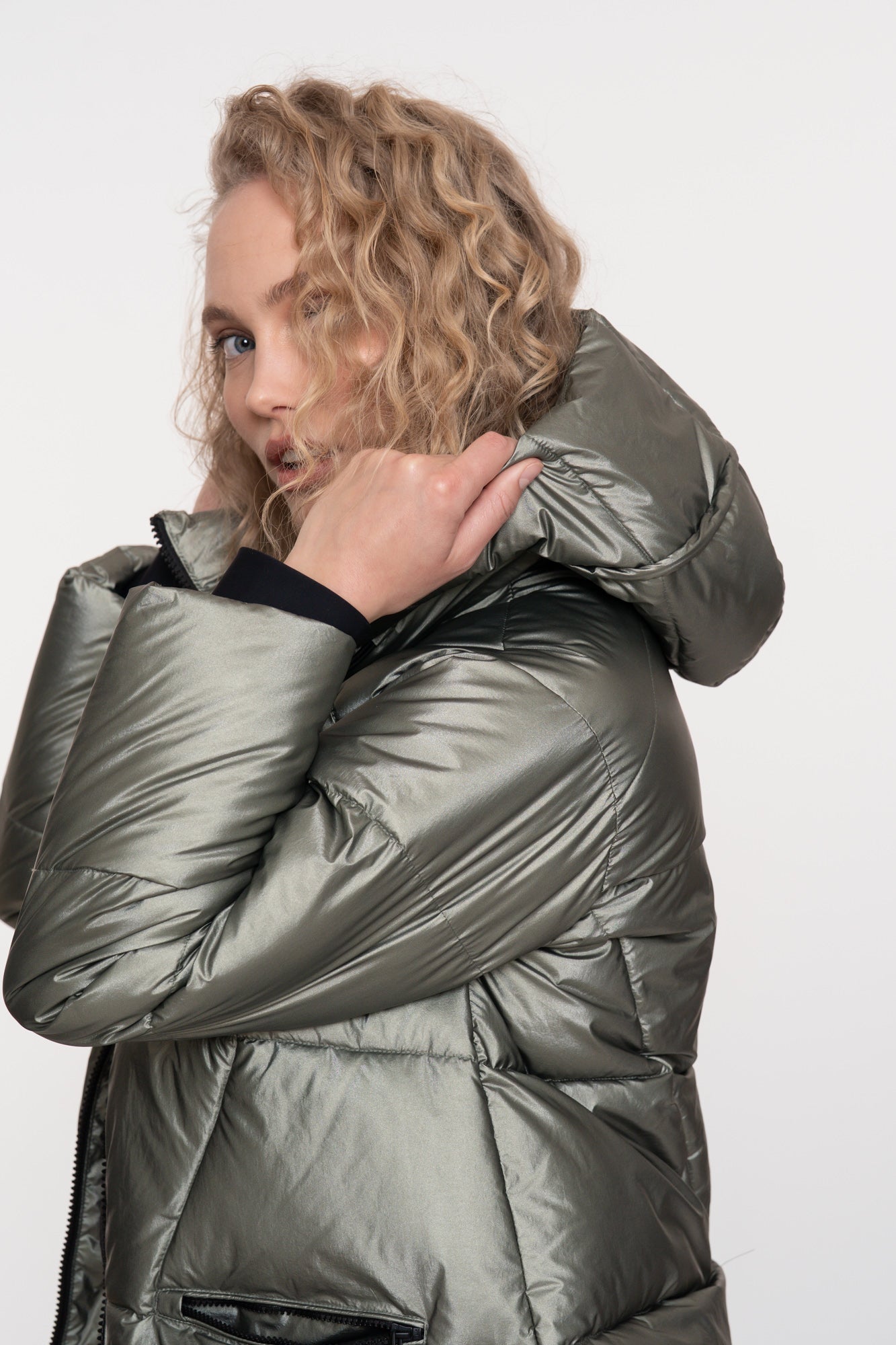 Geisha dames korte metallic pufferjas