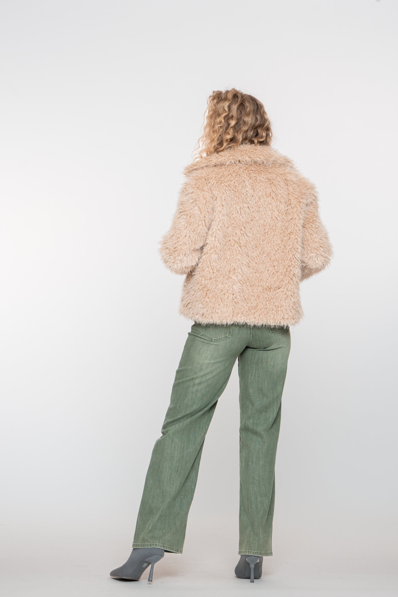 Geisha dames kort furry jacket