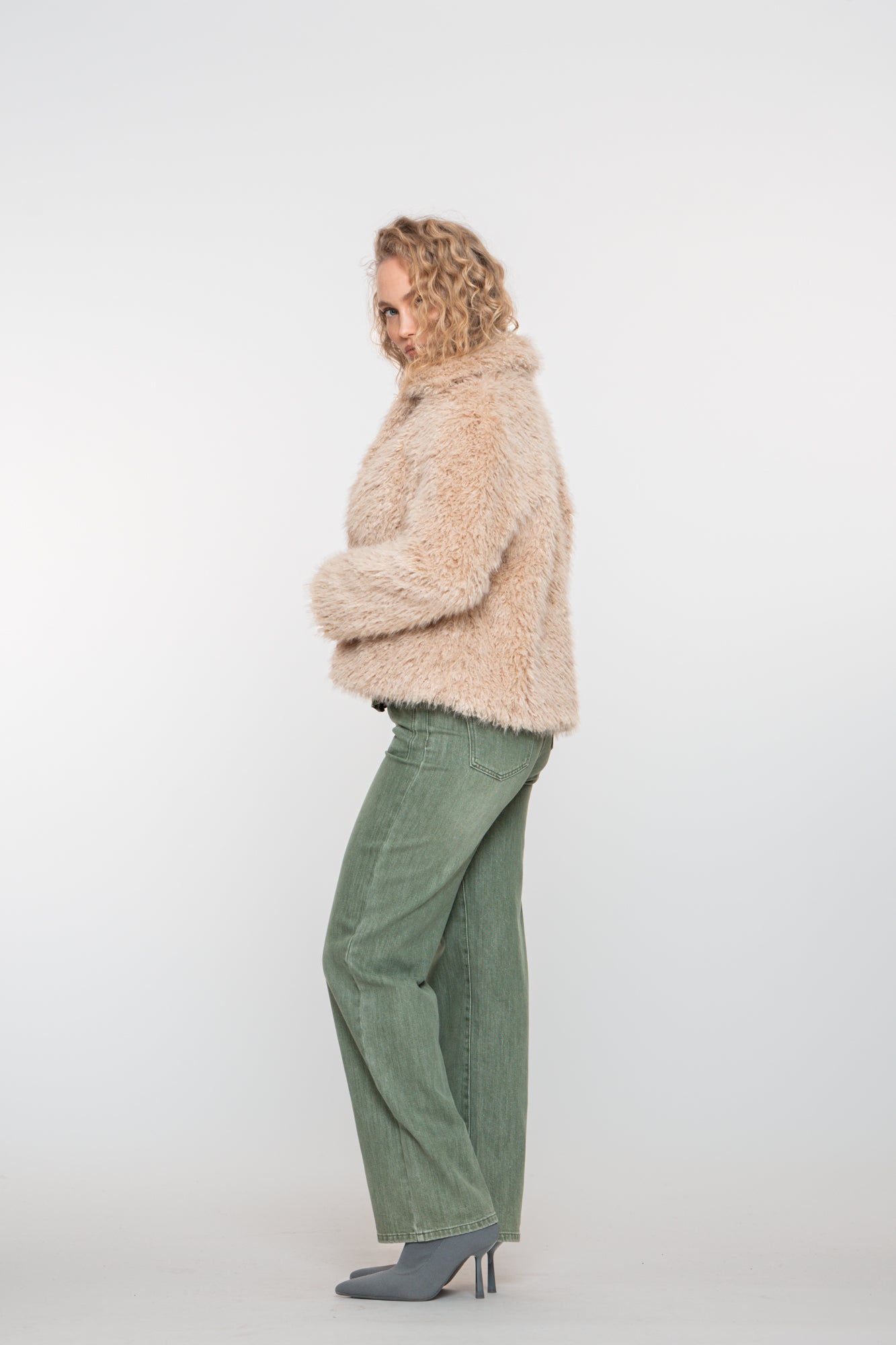 Geisha dames kort furry jacket