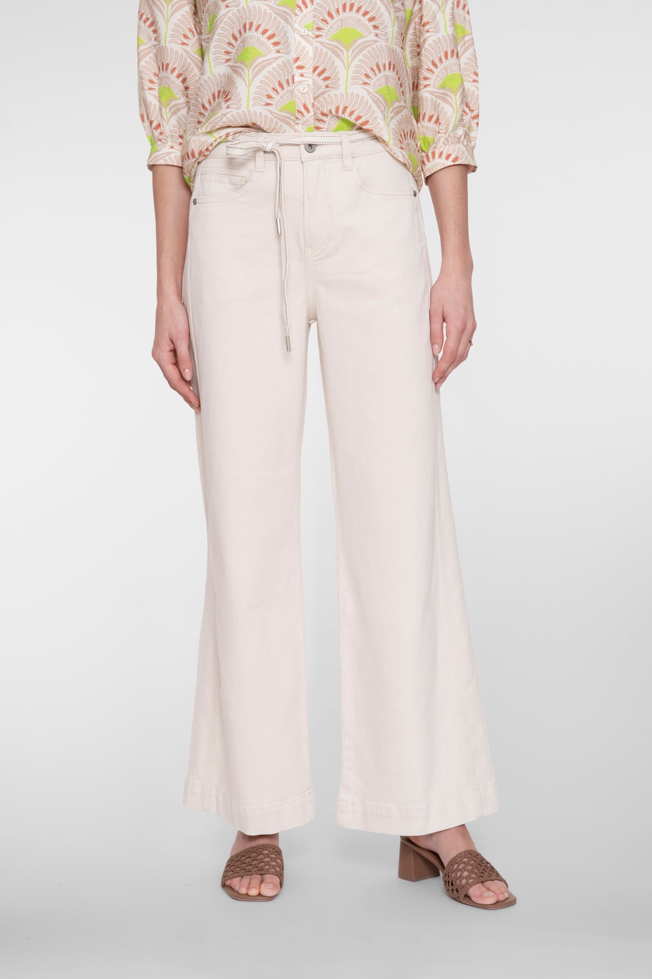 Geisha wide leg jeans ecru met strikceintuur