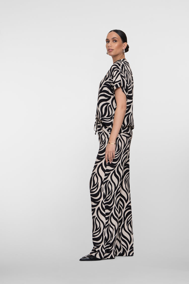 Geisha pantalon met sierlijk bloemdessin