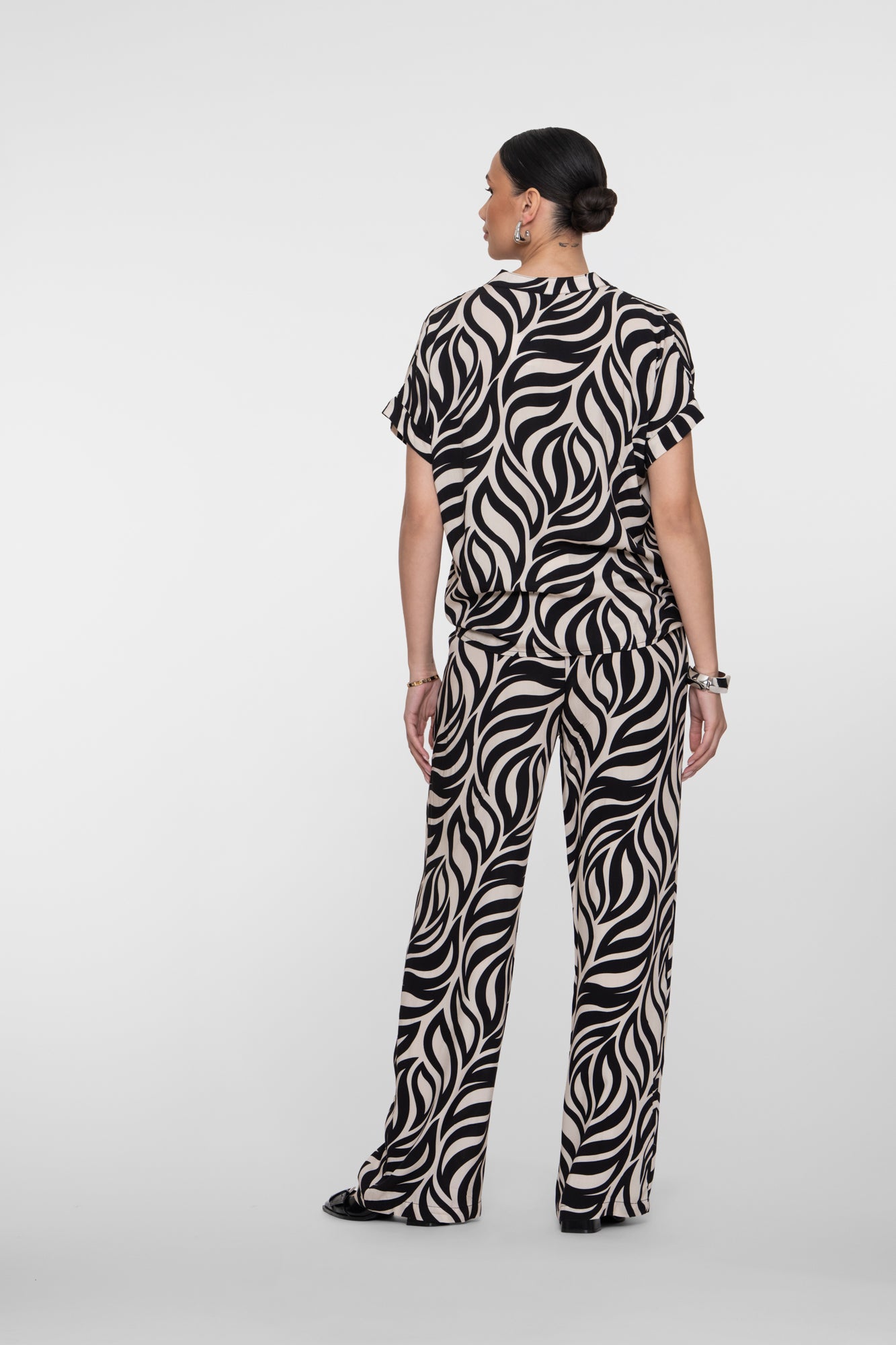 Geisha pantalon met sierlijk bloemdessin