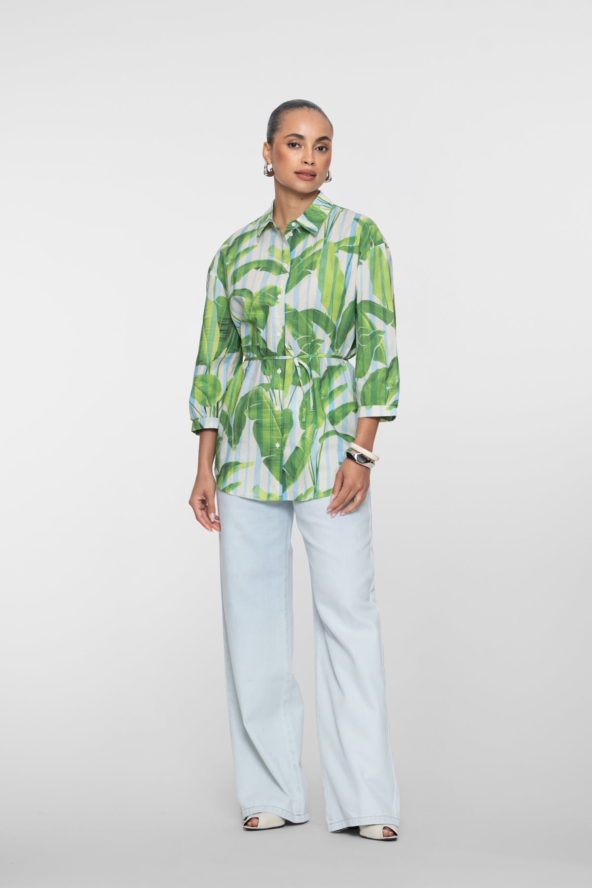 Geisha lange blouse met palmprint en strikceintuur – Shop de look