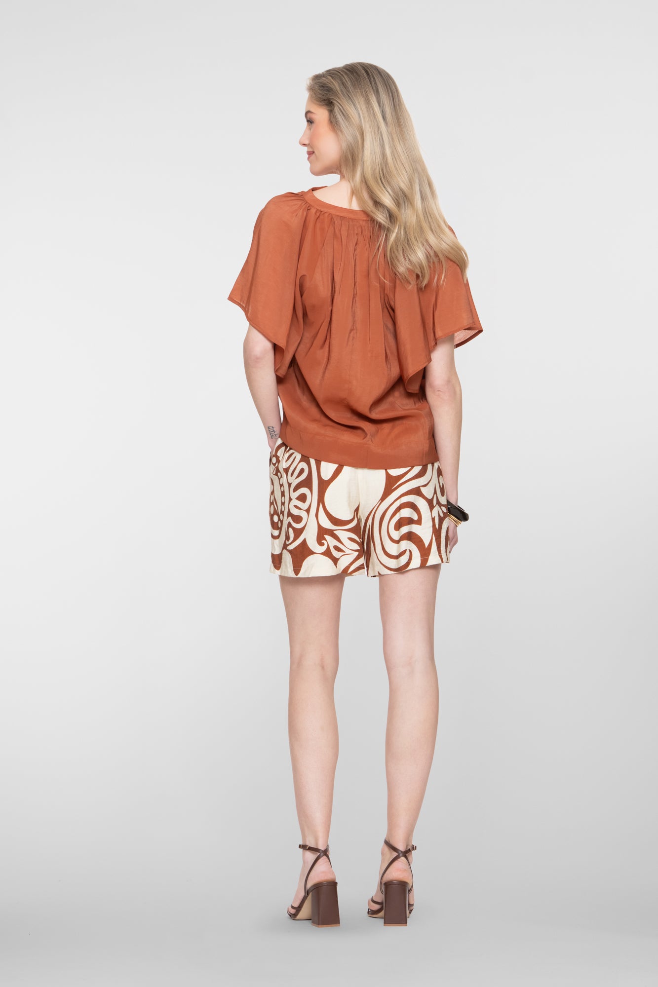 Geisha short bi-color swirl print