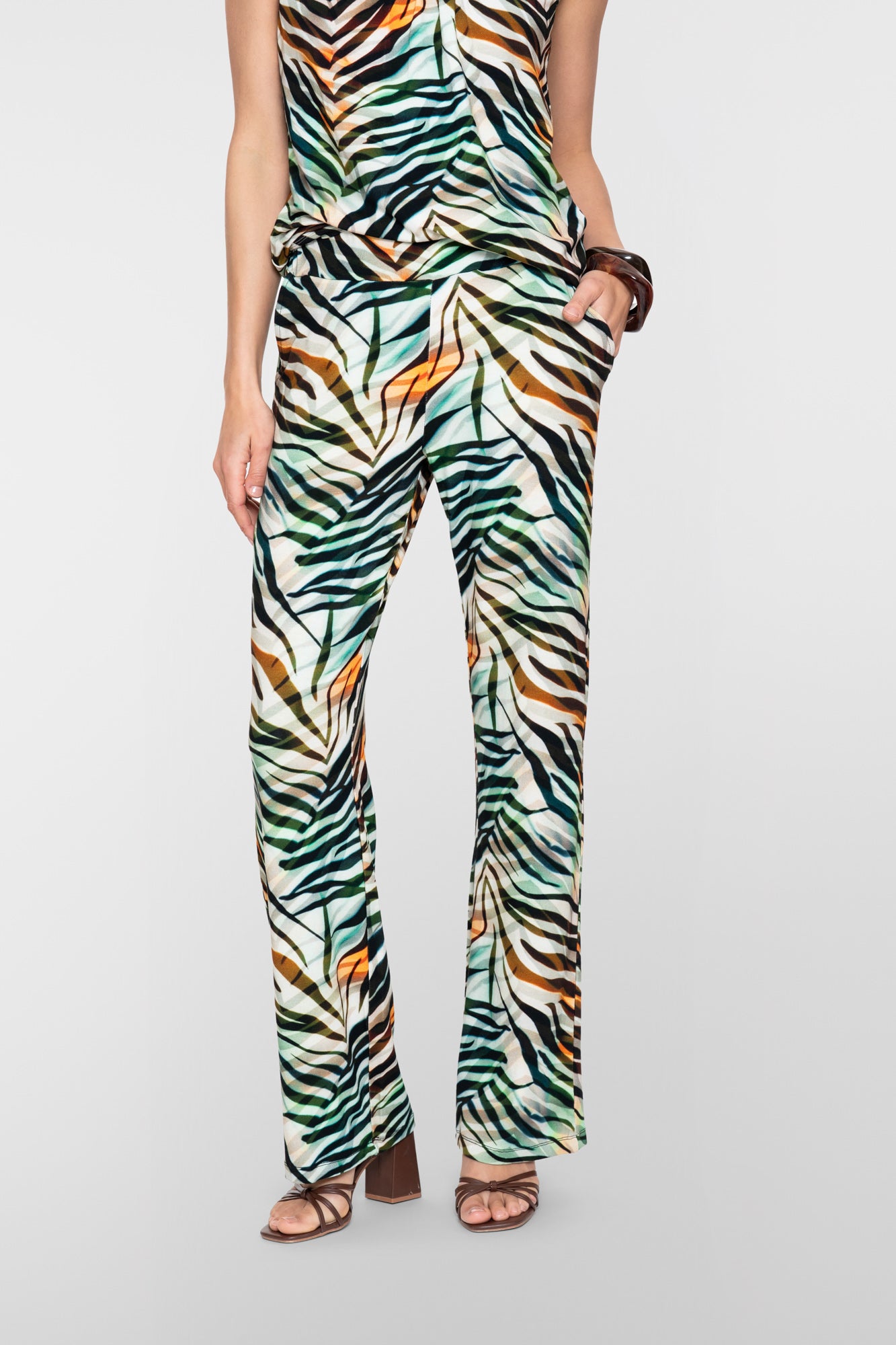 Geisha broek met tropische print en rechte pijp