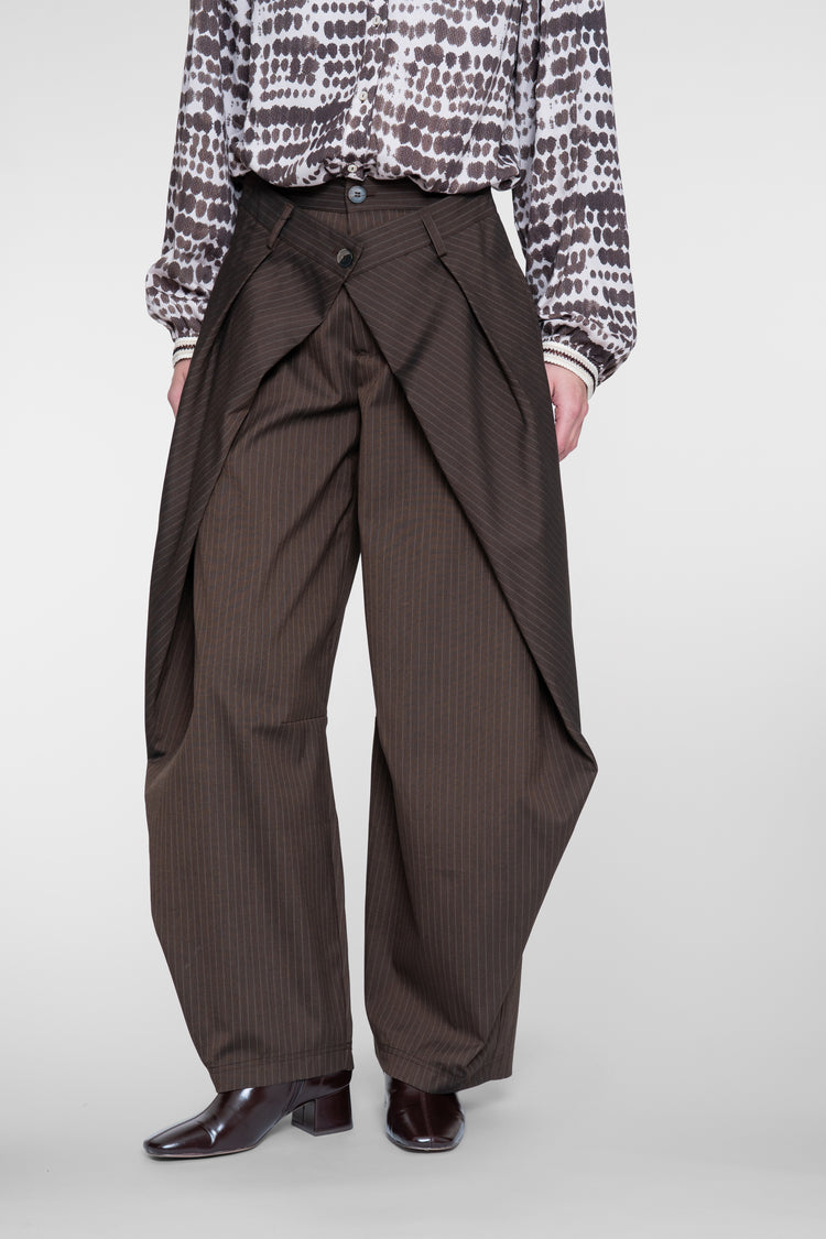 Geisha ballonbroek met pinstripe en opvallende overslag