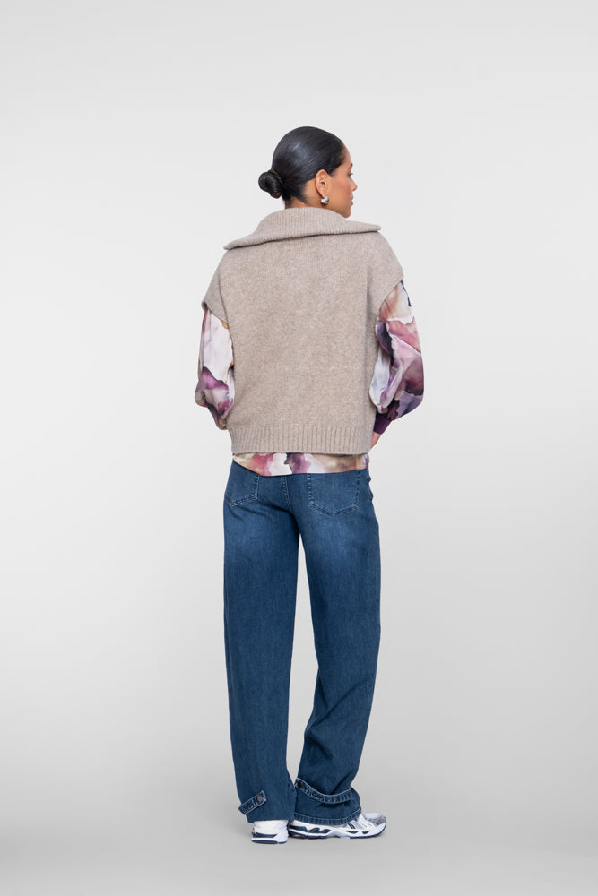 Geisha high waist barrel jeans met knoopdetail