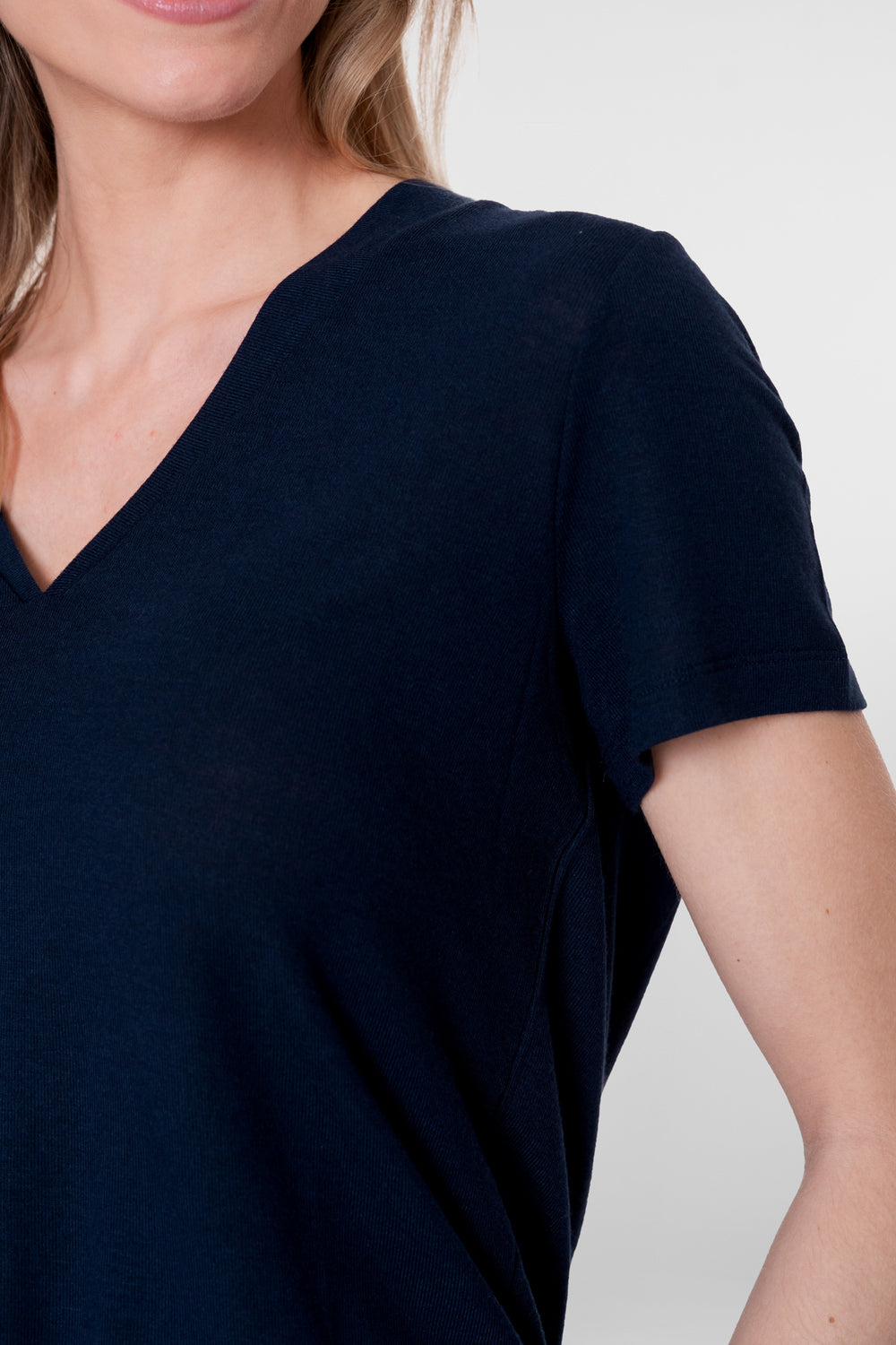 Geisha navy T-shirt met V-hals