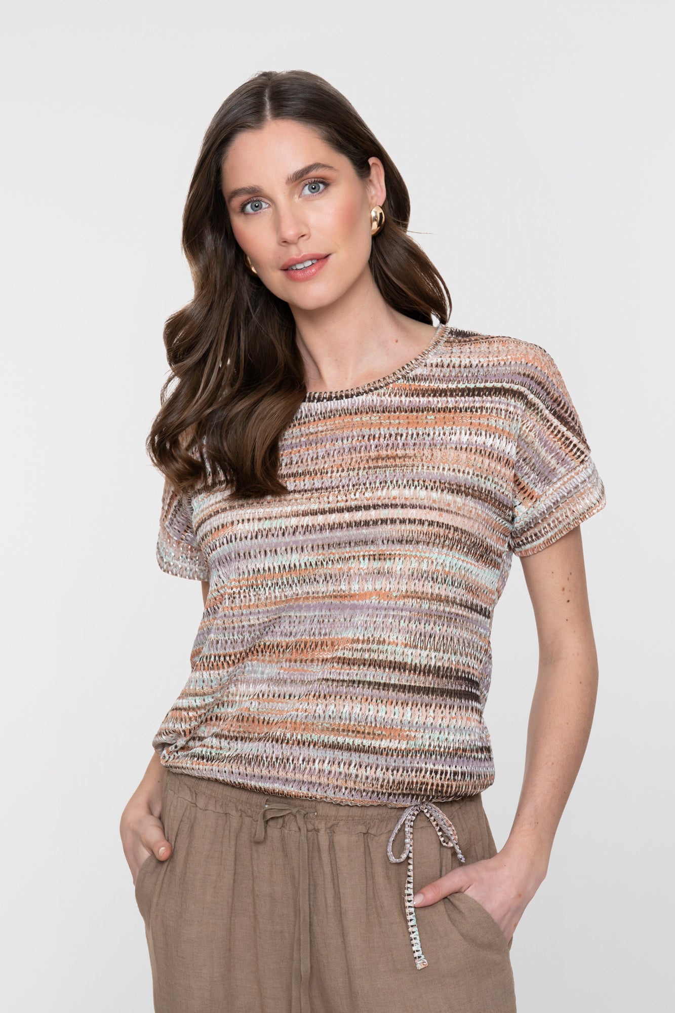 Geisha top met opengewerkte structuur en streepdessin