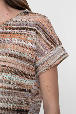 Geisha top met opengewerkte structuur en streepdessin