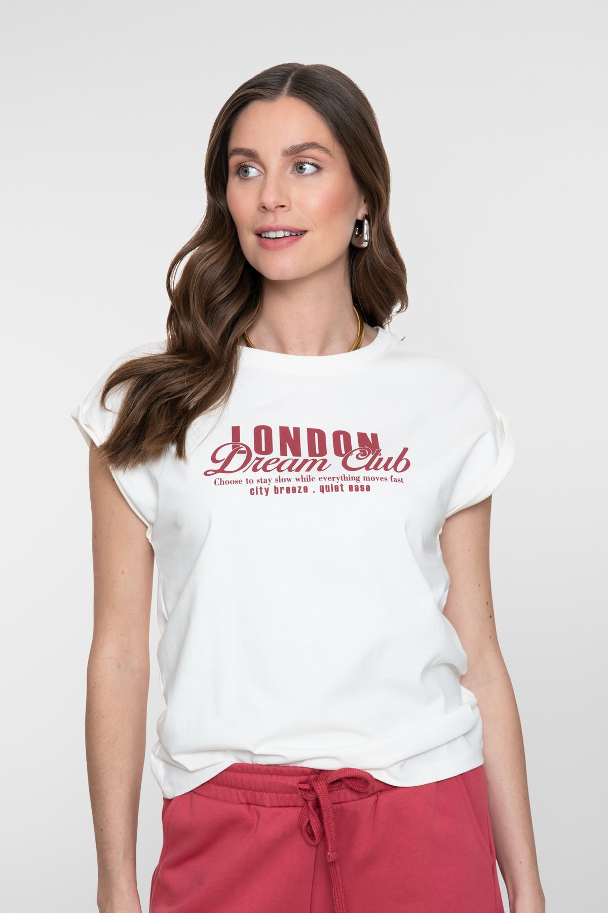 Geisha T-shirt 'London dream club' met omgeslagen korte mouwen – Shop de look