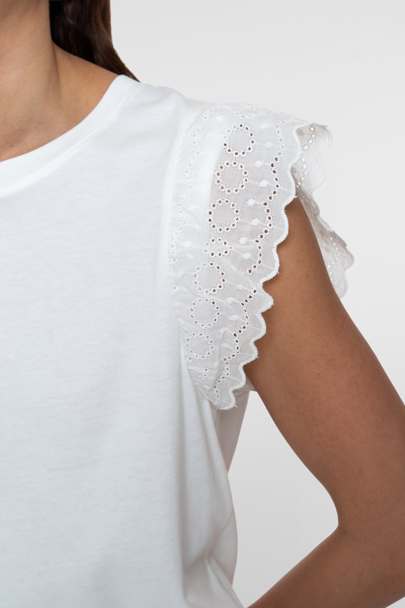 Geisha T-shirt  met sierlijke broderie mouwen