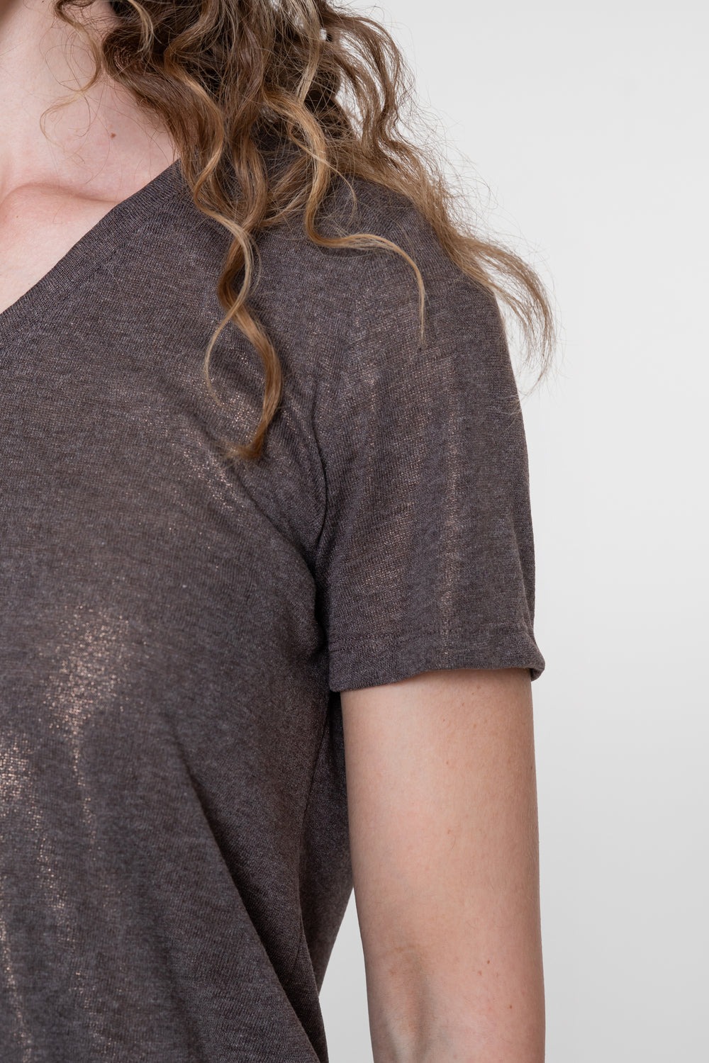 Geisha jersey T-shirt met V-hals en subtiele glans