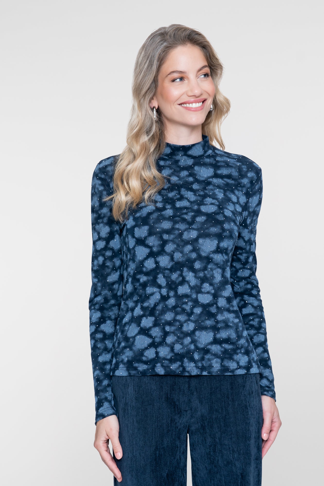 Geisha top met dessin, rhinestones en turtle neck