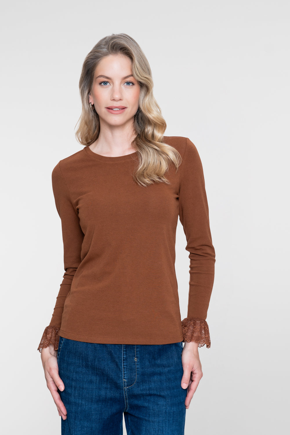 Geisha longsleeve top met kanten mouwdetail