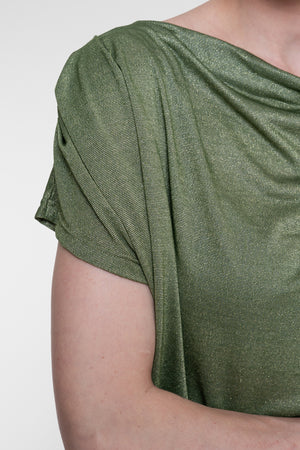 Geisha glanzende top met watervalhals in groen