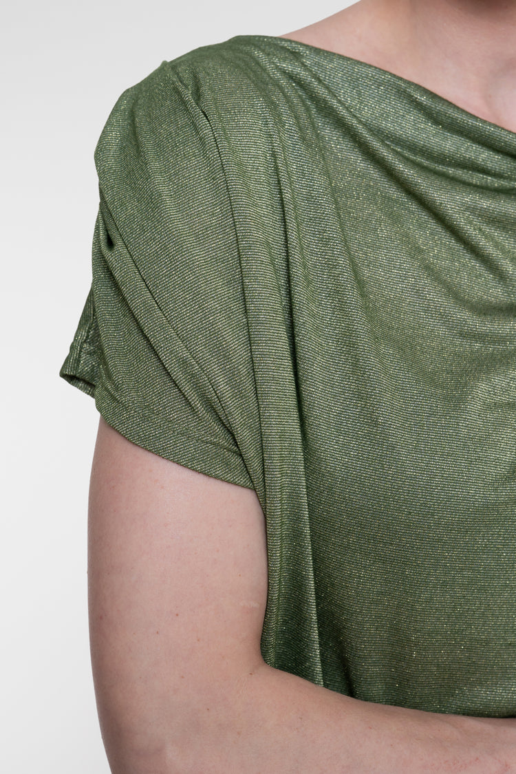 Geisha glanzende top met watervalhals in groen