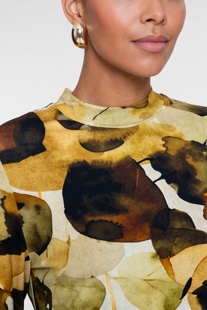 Geisha viscose longsleeve met bladprint en opstaande halslijn
