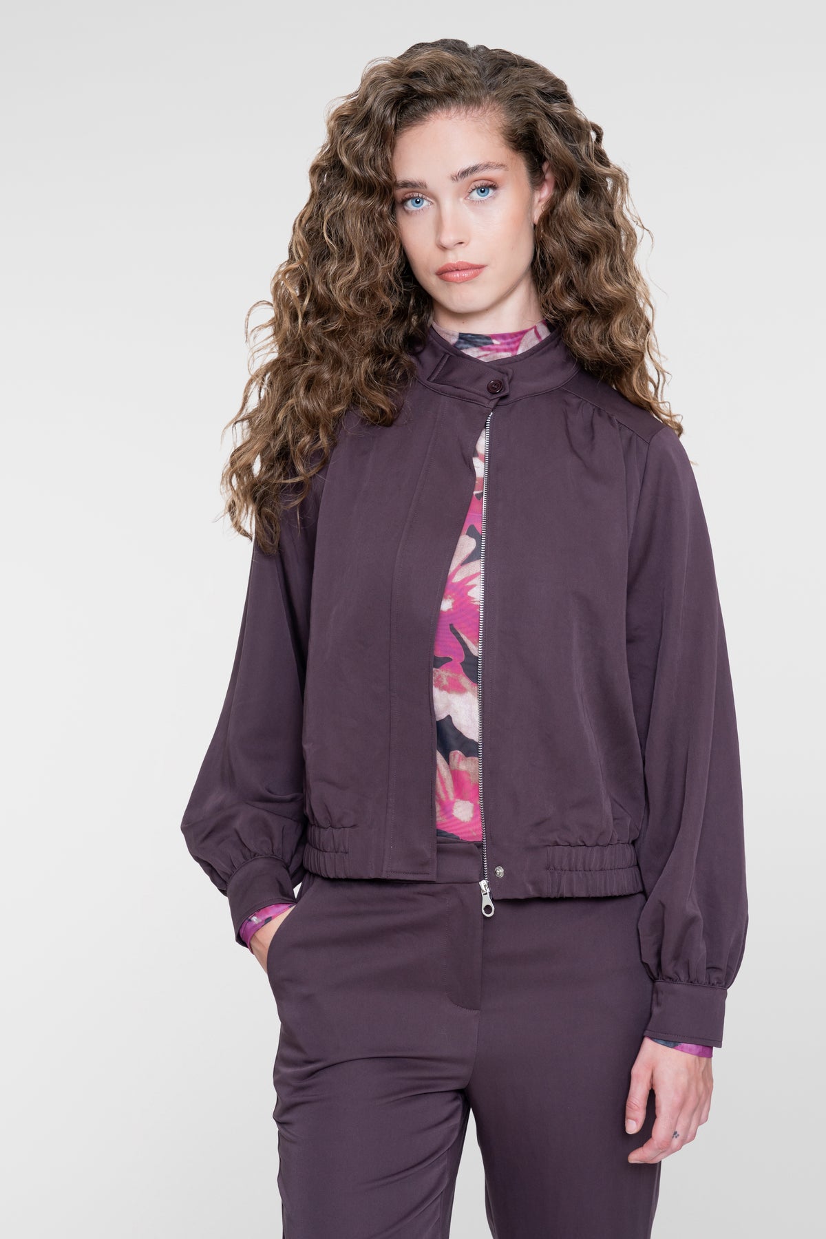 Geisha mesh top met bloemenprint en opstaande hals