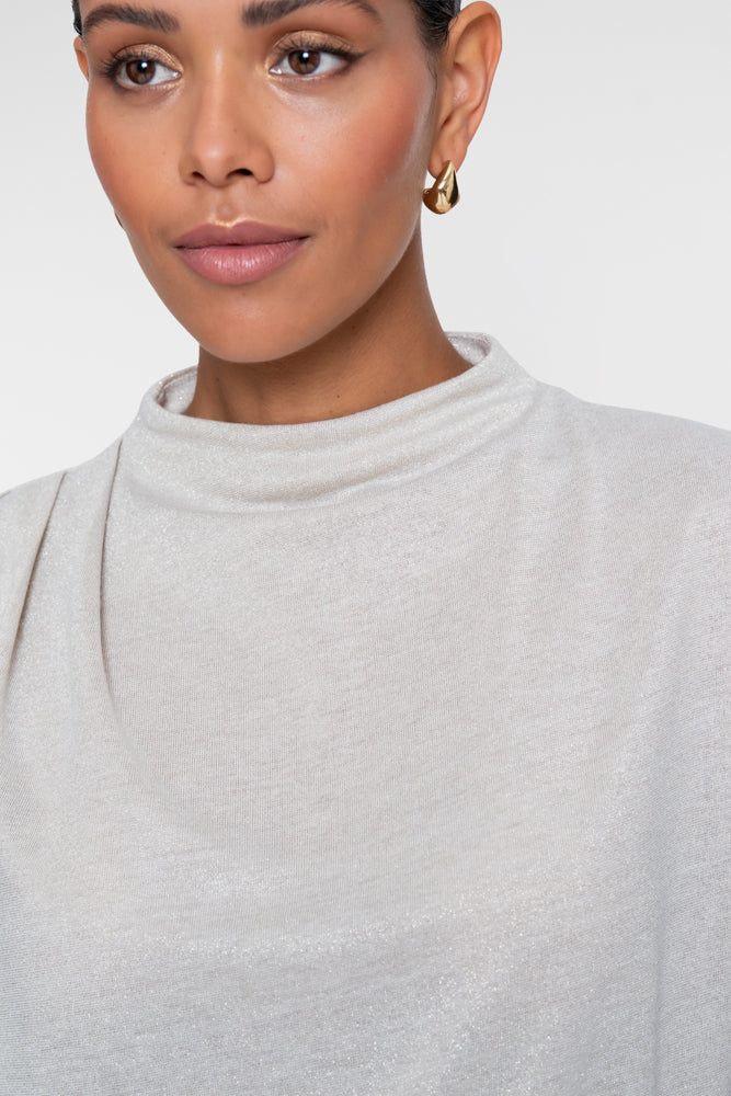 Geisha top met gouden lurex en gedrapeerd schouderdetail